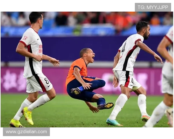 中国足球盛事来临国际明星球员齐聚展现足球魅力与激情 中国足球盛事来临国际明星球员齐聚展现足球魅力与激情